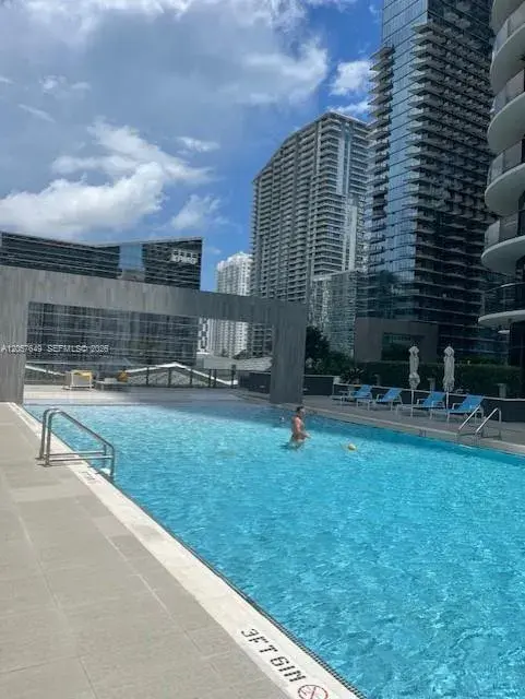 55 SW 9th St # 4209, Miami FL 33130