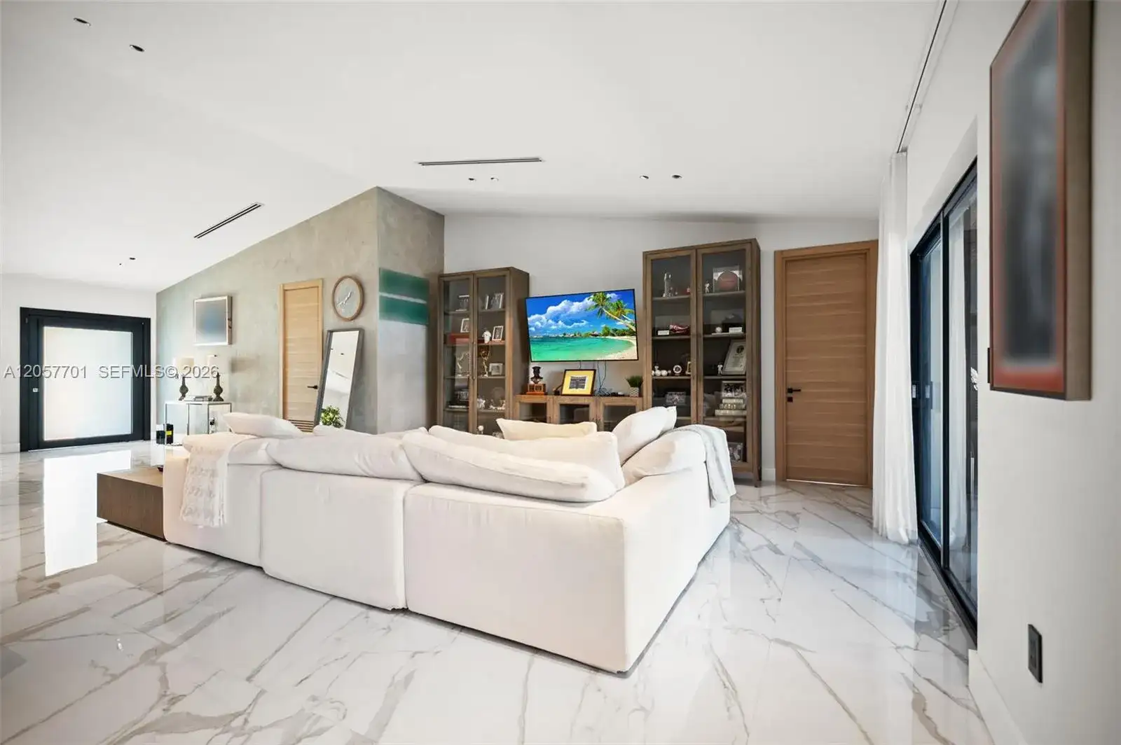 16431 NE 34th Ave, North Miami Beach FL 33160 photo 4