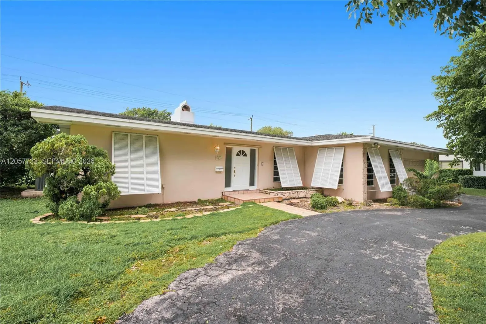 8010 SW 139th Ter, Palmetto Bay FL 33158 photo 2