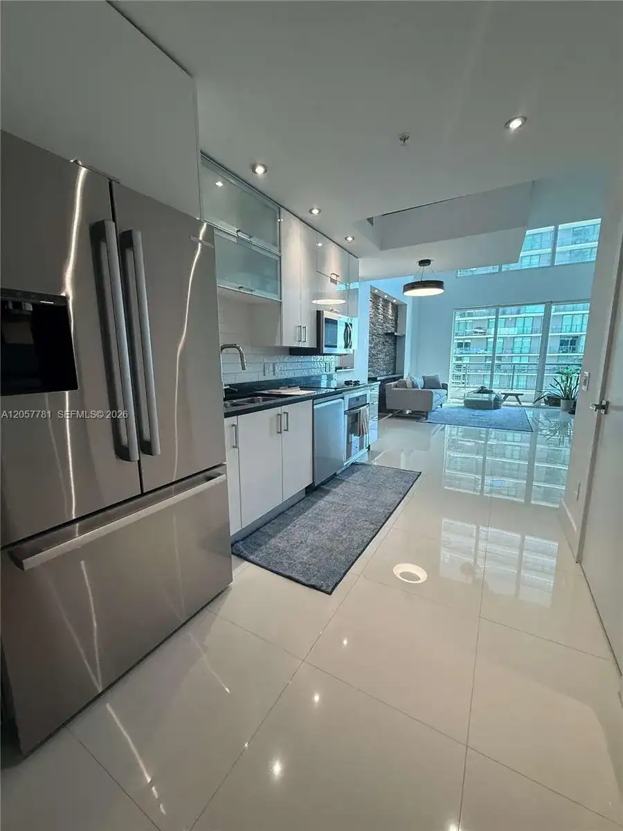 60 SW 13th St # 3808, Miami FL 33130