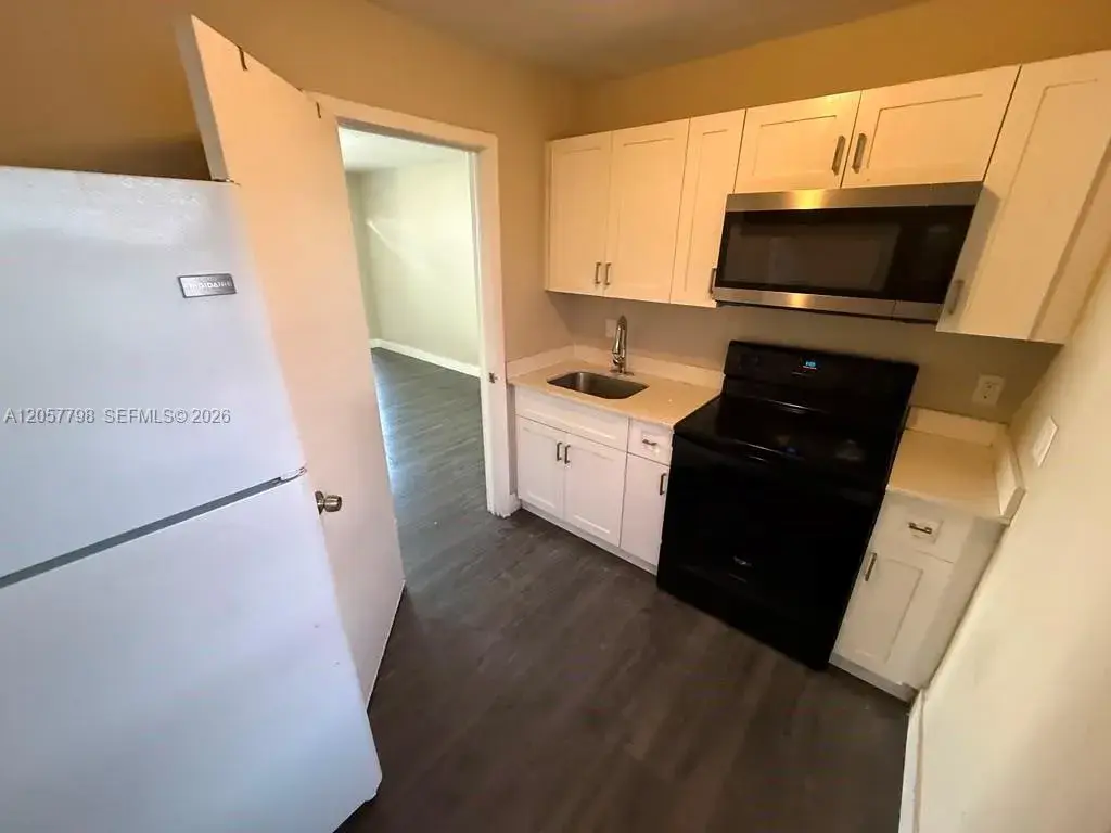 2140 NW 24th St # 2, Miami FL 33142