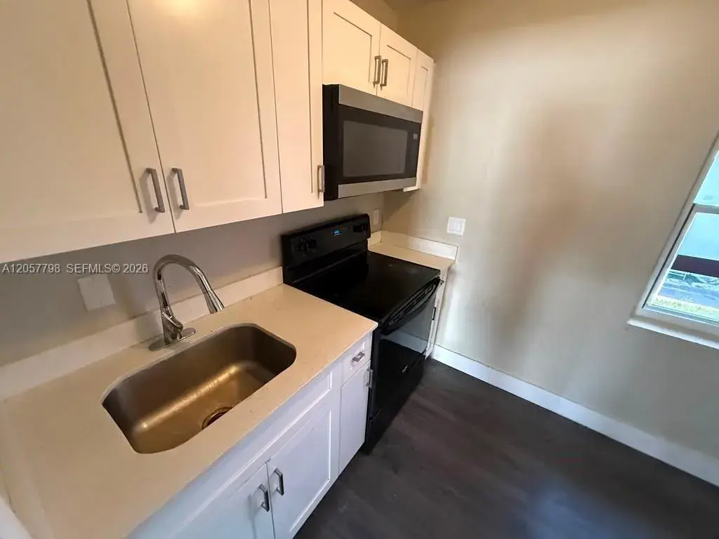 2140 NW 24th St # 2, Miami FL 33142