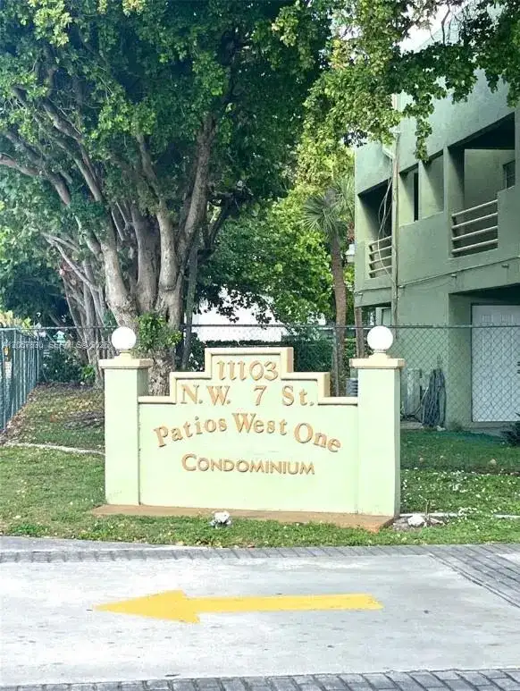 11103 NW 7th St # 2, Miami FL 33172 photo 2