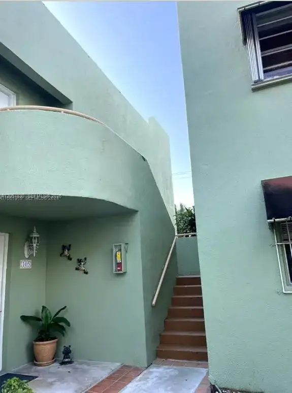 11103 NW 7th St # 2, Miami FL 33172 photo 3