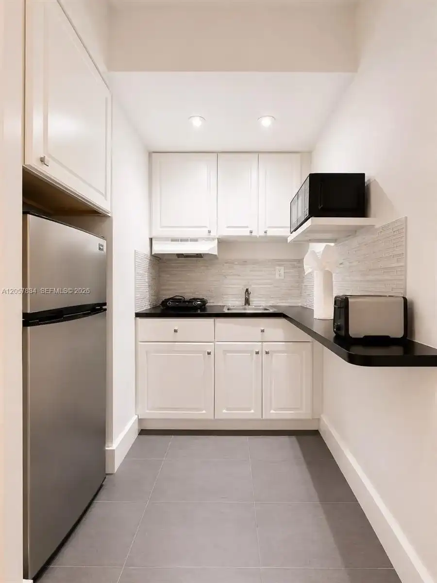 3025 Indian Creek Dr # 204, Miami Beach FL 33140