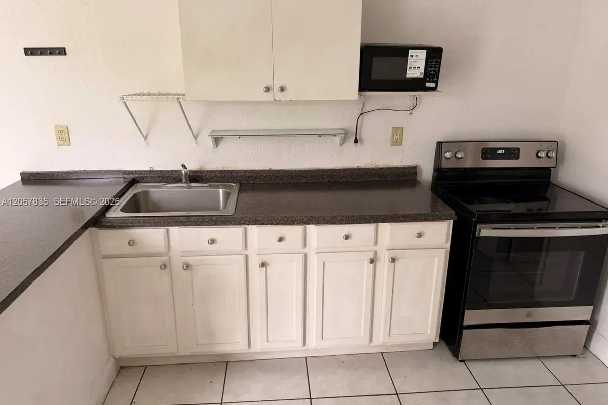9815 SW 51st Ter # B, Miami FL 33165