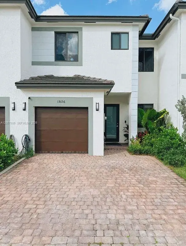 13636 SW 157th Ct, Miami FL 33196