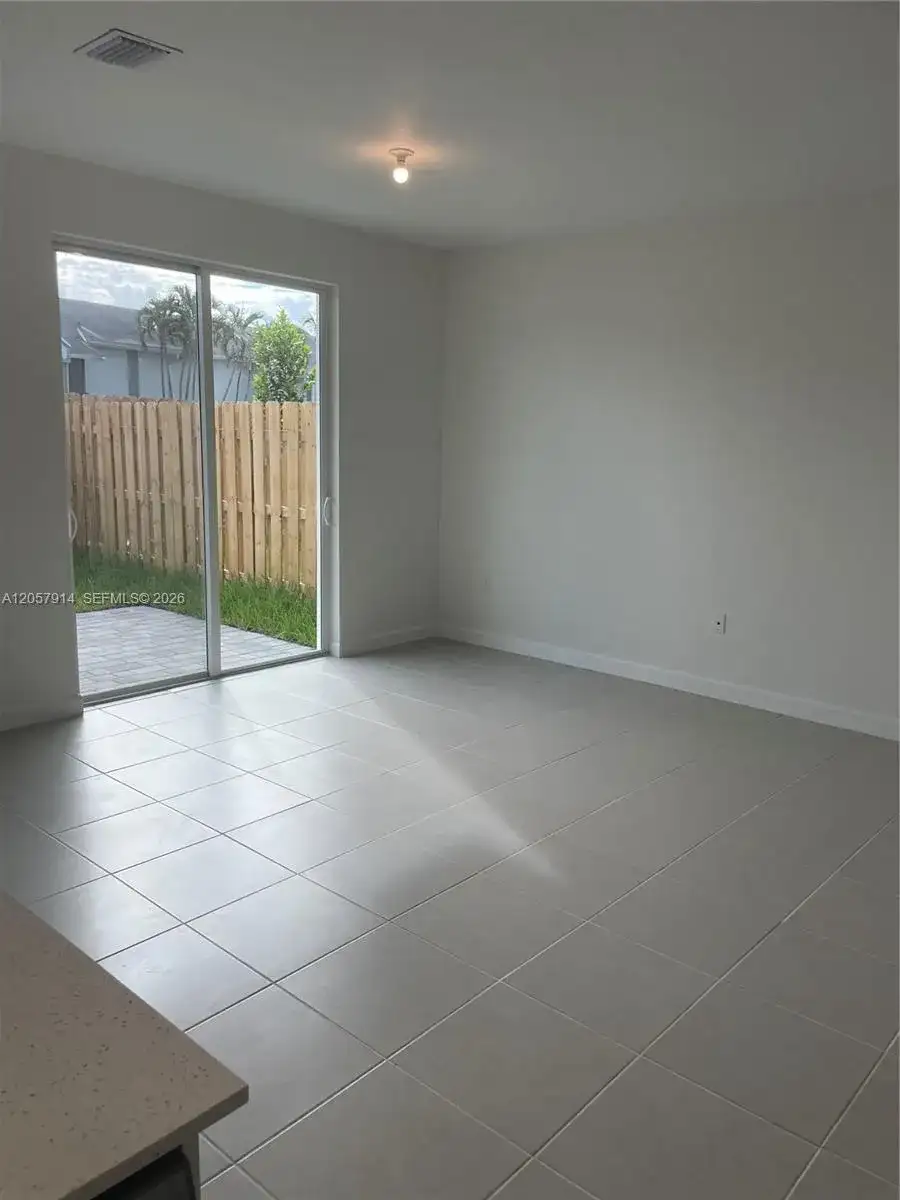 1351 SE 7th Ter, Homestead FL 33034 photo 5