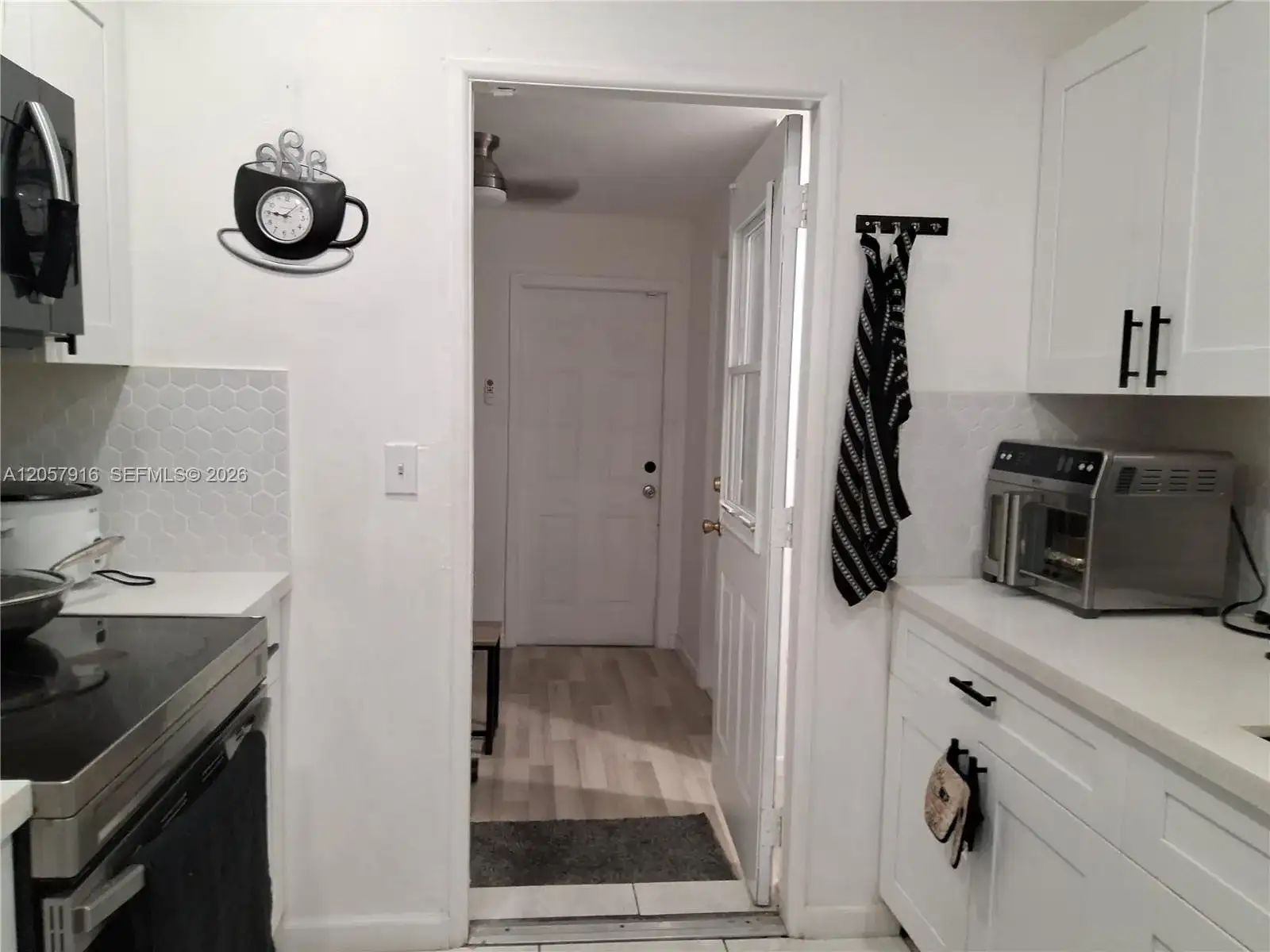 18045 NW 2nd Pl, Miami Gardens FL 33169 photo 3