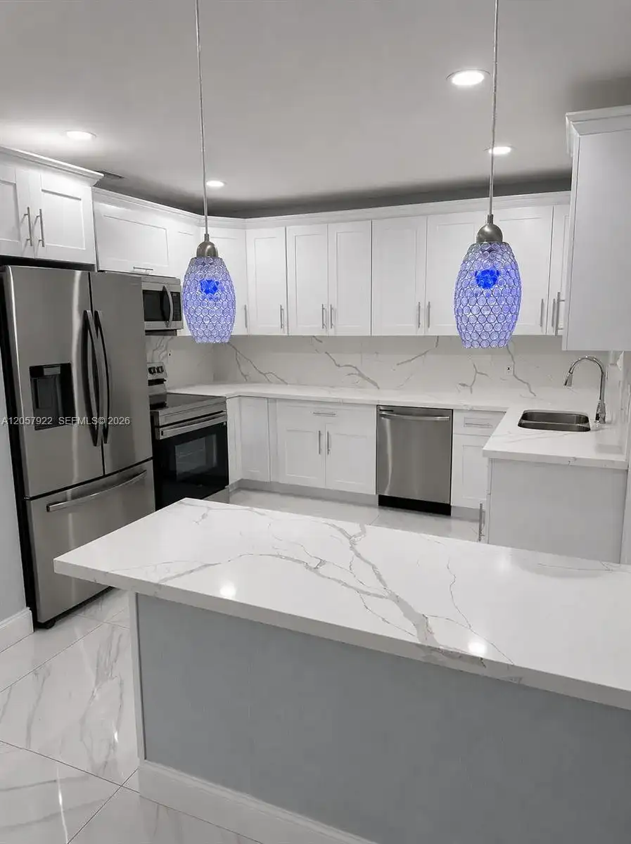 552 NE 161st St, Miami FL 33162 photo 2