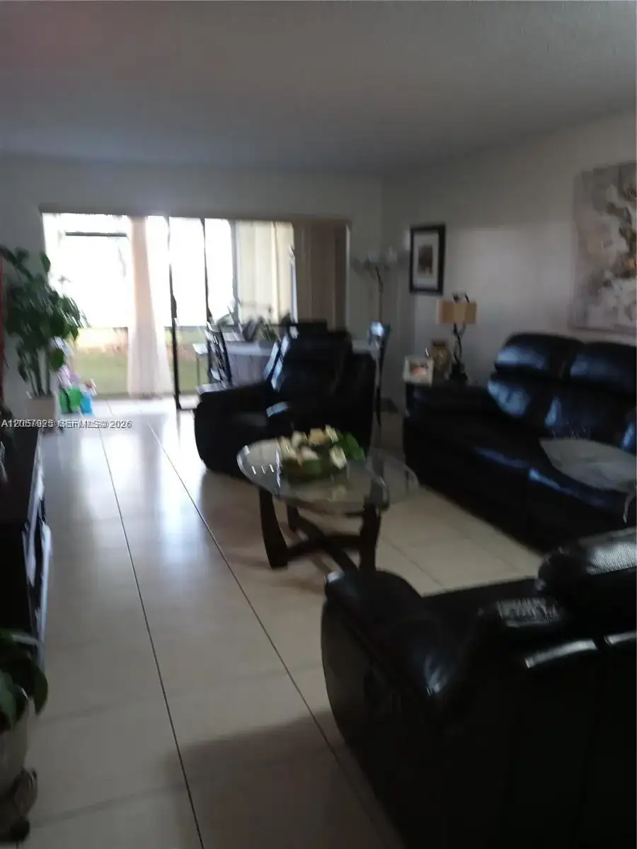 10253 NW 9th St Cir # 6, Miami FL 33172 photo 2