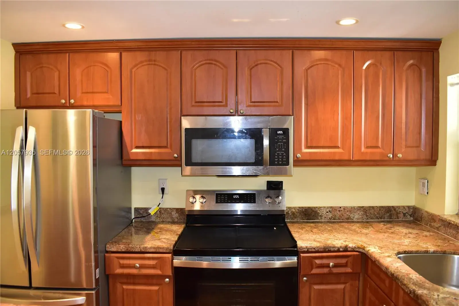 8901 Sunrise Lakes Blvd # 211, Sunrise FL 33322