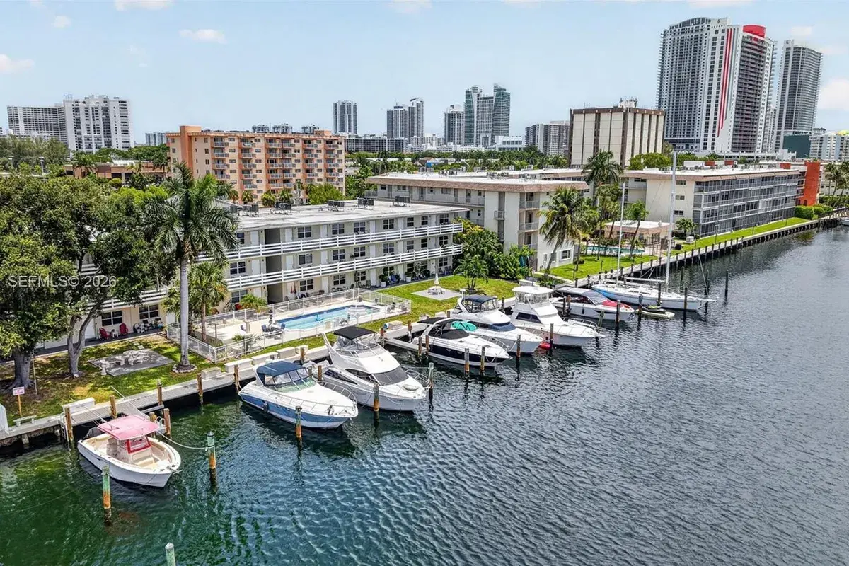 2100 Diana Dr # 310, Hallandale Beach FL 33009