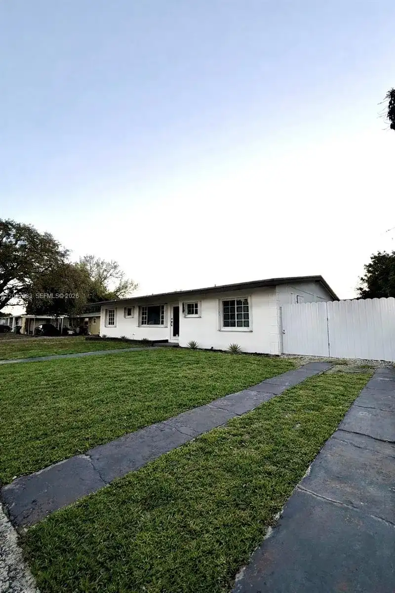 19730 NW 3rd Ct, Miami Gardens FL 33169 photo 2