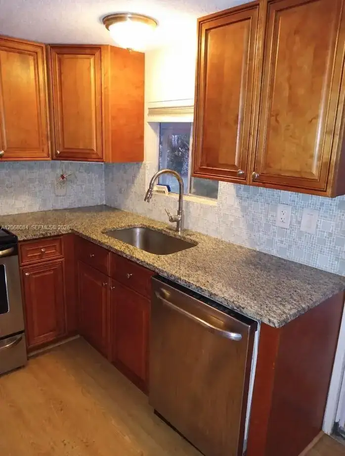 7323 N 44th Ter N, Riviera Beach FL 33404 photo 2
