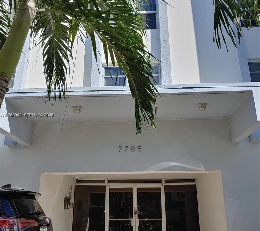 7705 Abbott Ave # 304, Miami Beach FL 33141