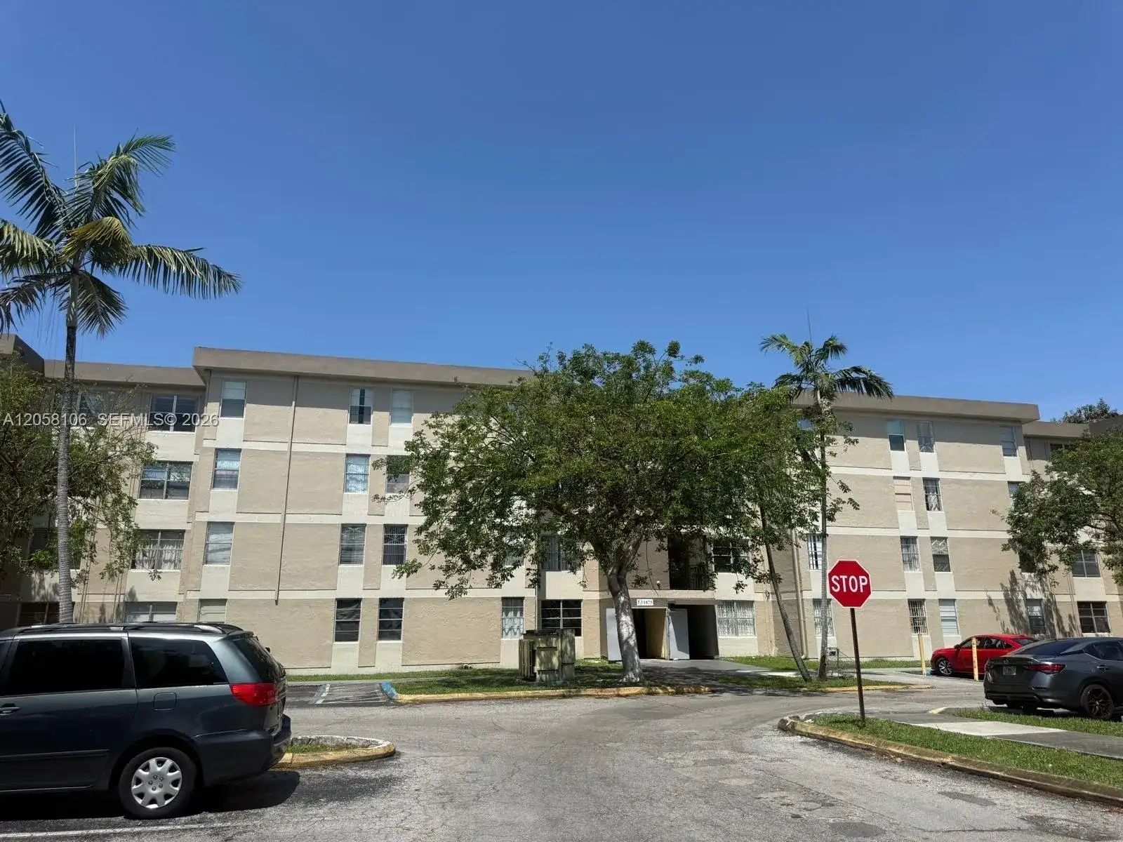 1875 W 56th St # 109, Hialeah FL 33012