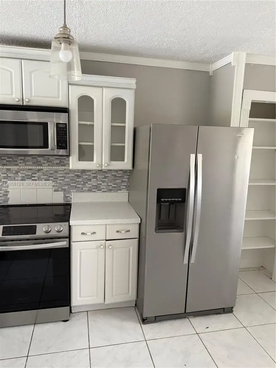 1780 NE 191st St # 2, Miami FL 33179 photo 3