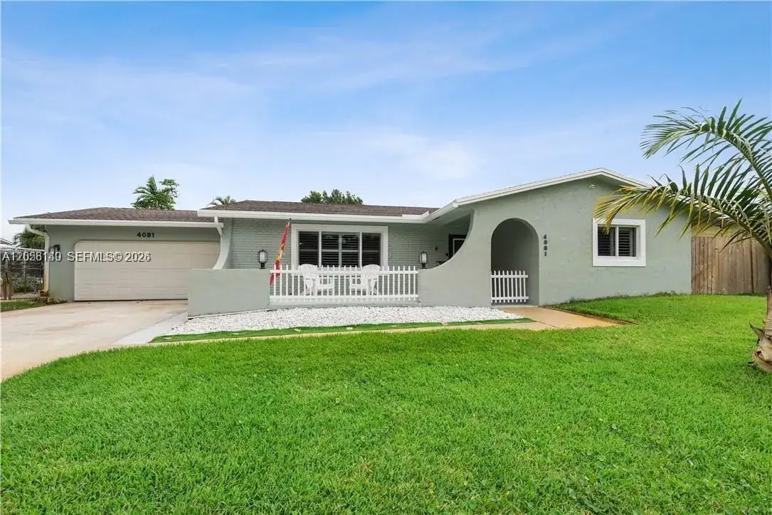 4081 Lake Dr, Coconut Creek FL 33066