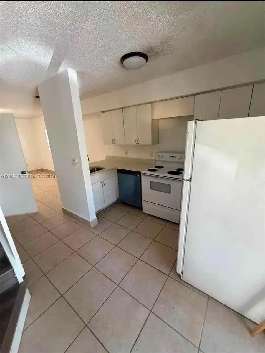 1650 NW 25th Ave # 213, Miami FL 33125 photo 2