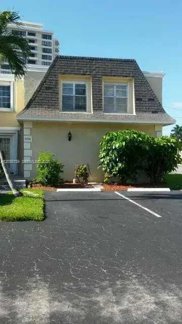 2200 NE 7th St # 1, Hallandale Beach FL 33009