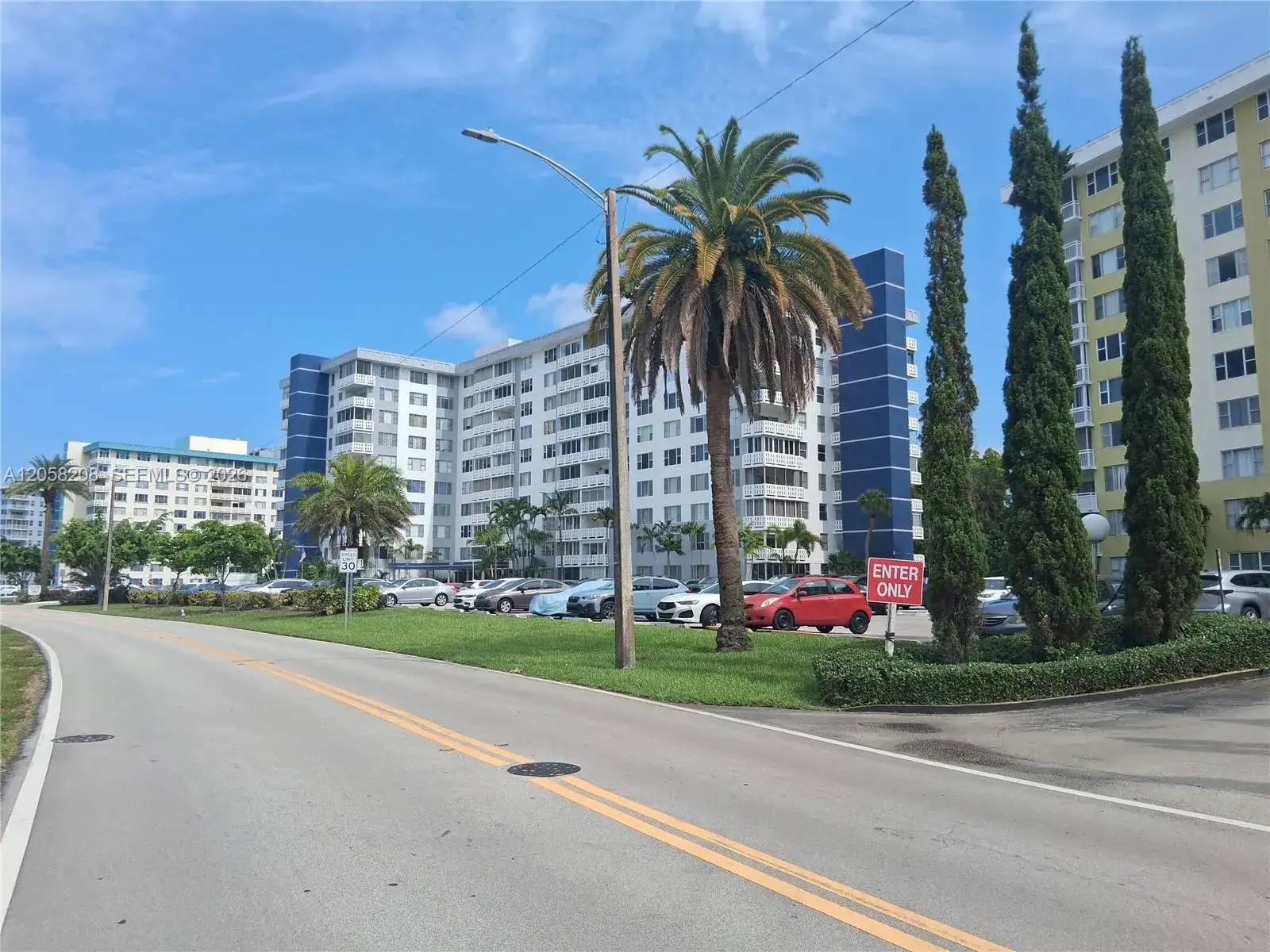 4400hillcrest Hillcrest DR # 201B, Hollywood FL 33021 photo 2