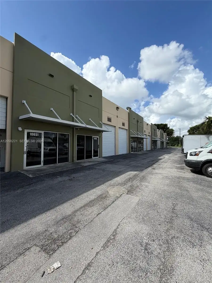 10601 NW 122nd St # 20, Medley FL 33178 photo 2