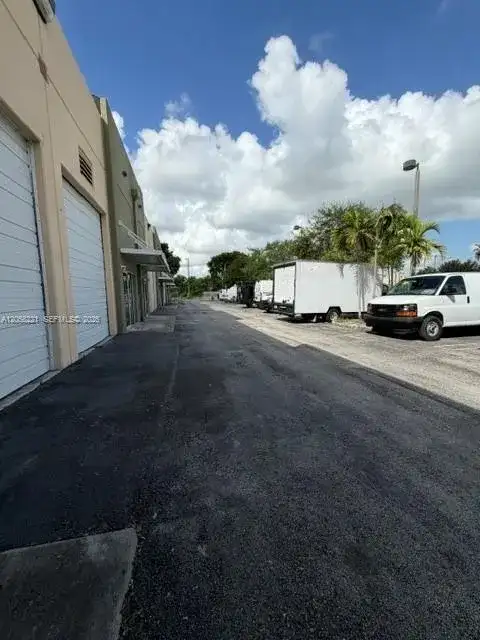 10601 NW 122nd St # 20, Medley FL 33178 photo 5
