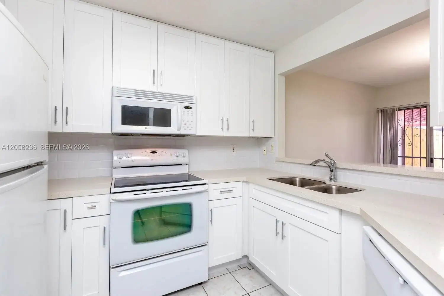 20700 SW 81st Ave, Cutler Bay FL 33189 photo 4