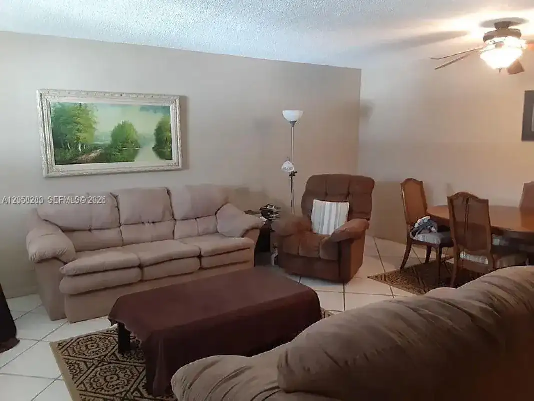 2061 NW 47th Ter # P4, Lauderhill FL 33313