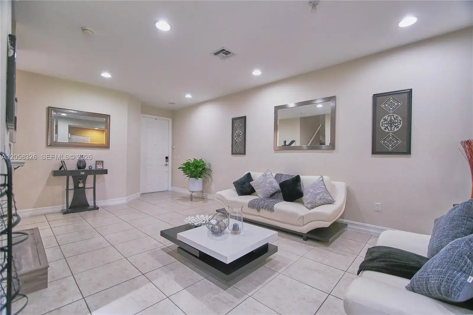 129 Riverwalk Cir E, Plantation FL 33325 photo 3