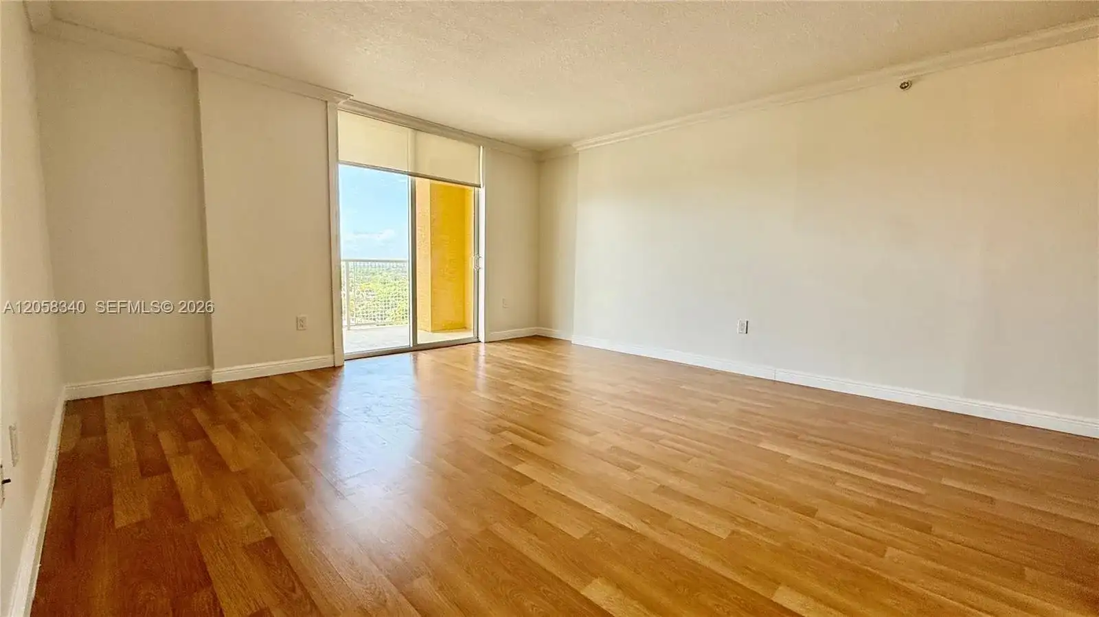 900 SW 8th St # 1501, Miami FL 33130 photo 4