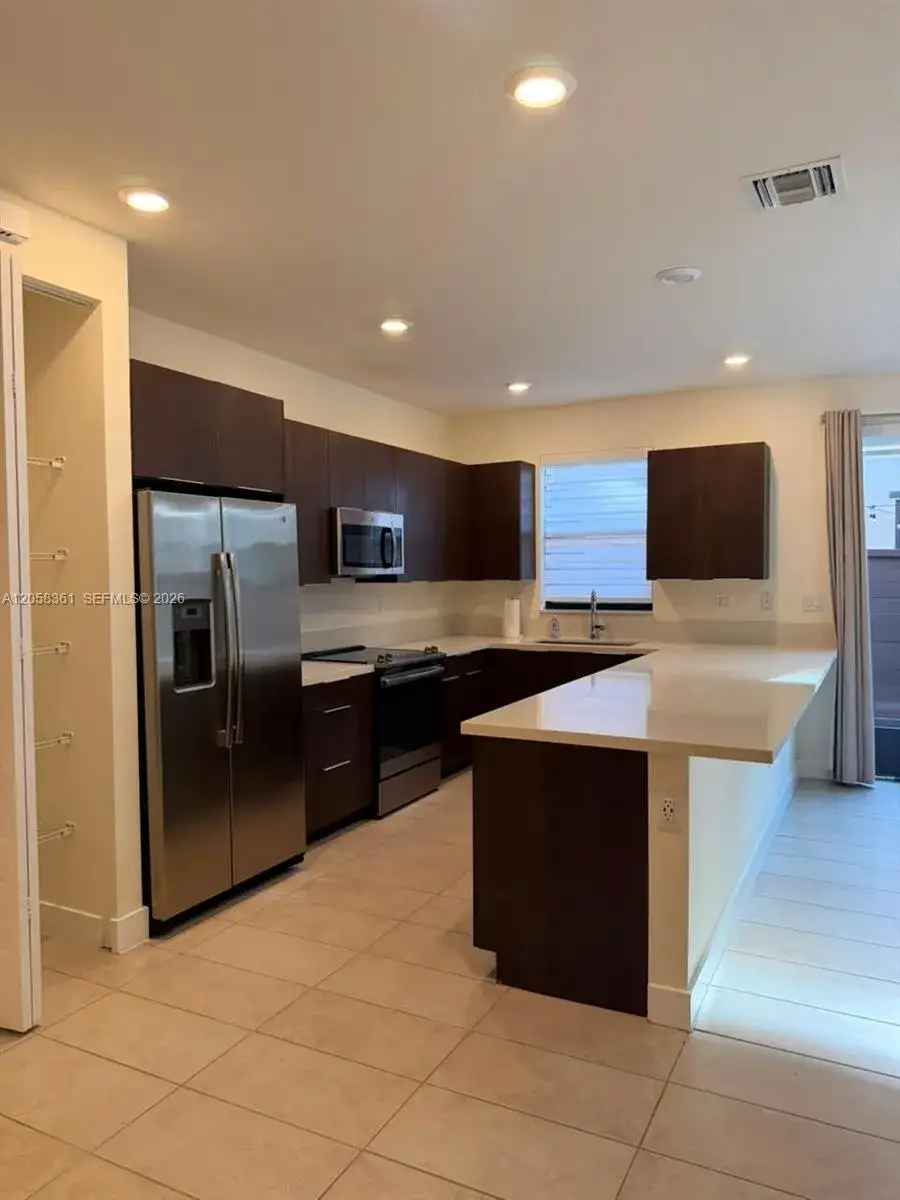 15816 NW 91st Ave, Miami Lakes FL 33018 photo 5