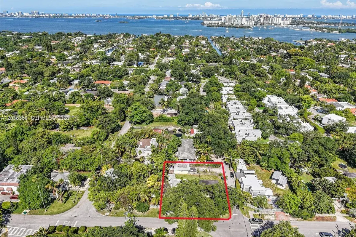 8701 NE 8th Ct, Miami FL 33138