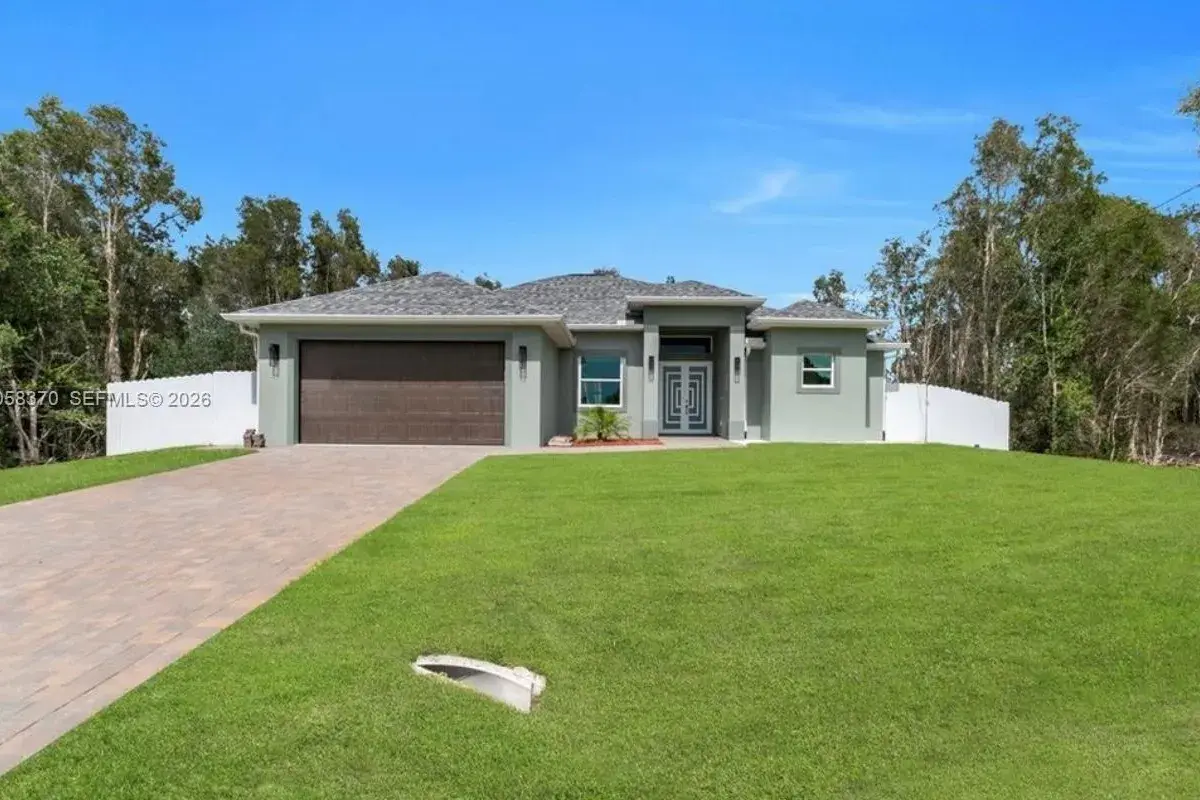 4205 NORA AVE, Lehigh Acres FL 33976