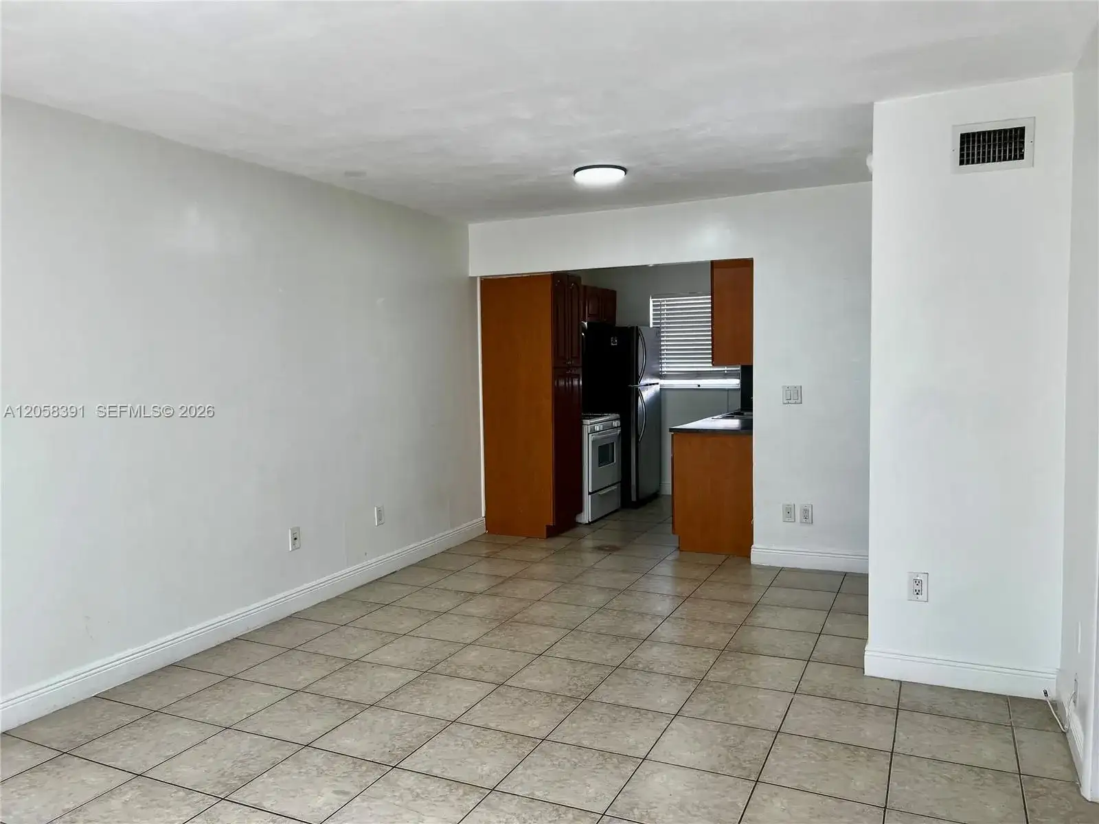 2072 NE 169th St # 8, North Miami Beach FL 33162 photo 2
