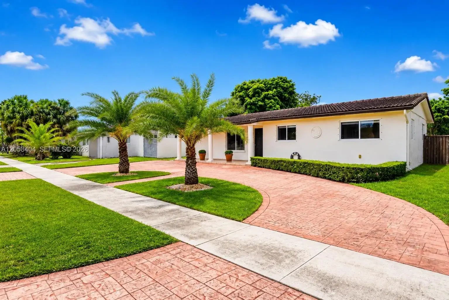 1271 W 78th St, Hialeah FL 33014 photo 2