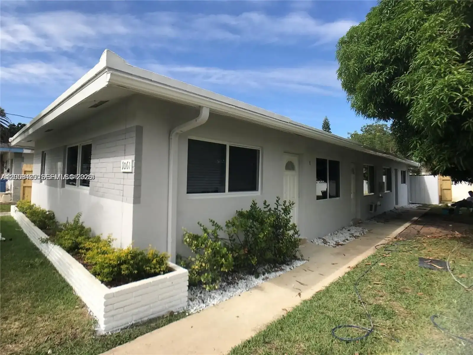 1061 NE 34th # 3, Oakland Park FL 33334