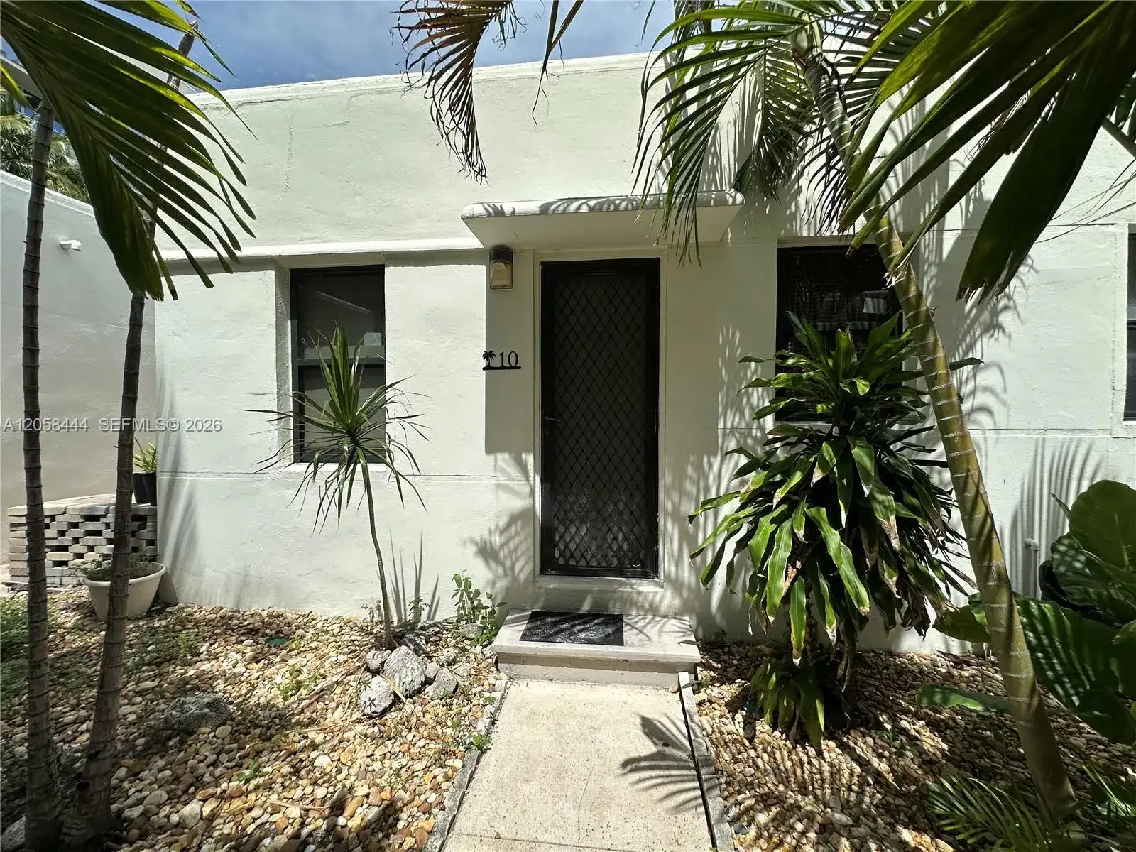 323 Fillmore St # 10, Hollywood FL 33019 photo 2