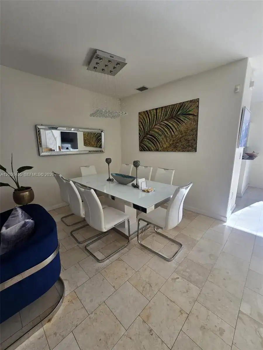 7950 NW 108th Pl, Doral FL 33178 photo 4