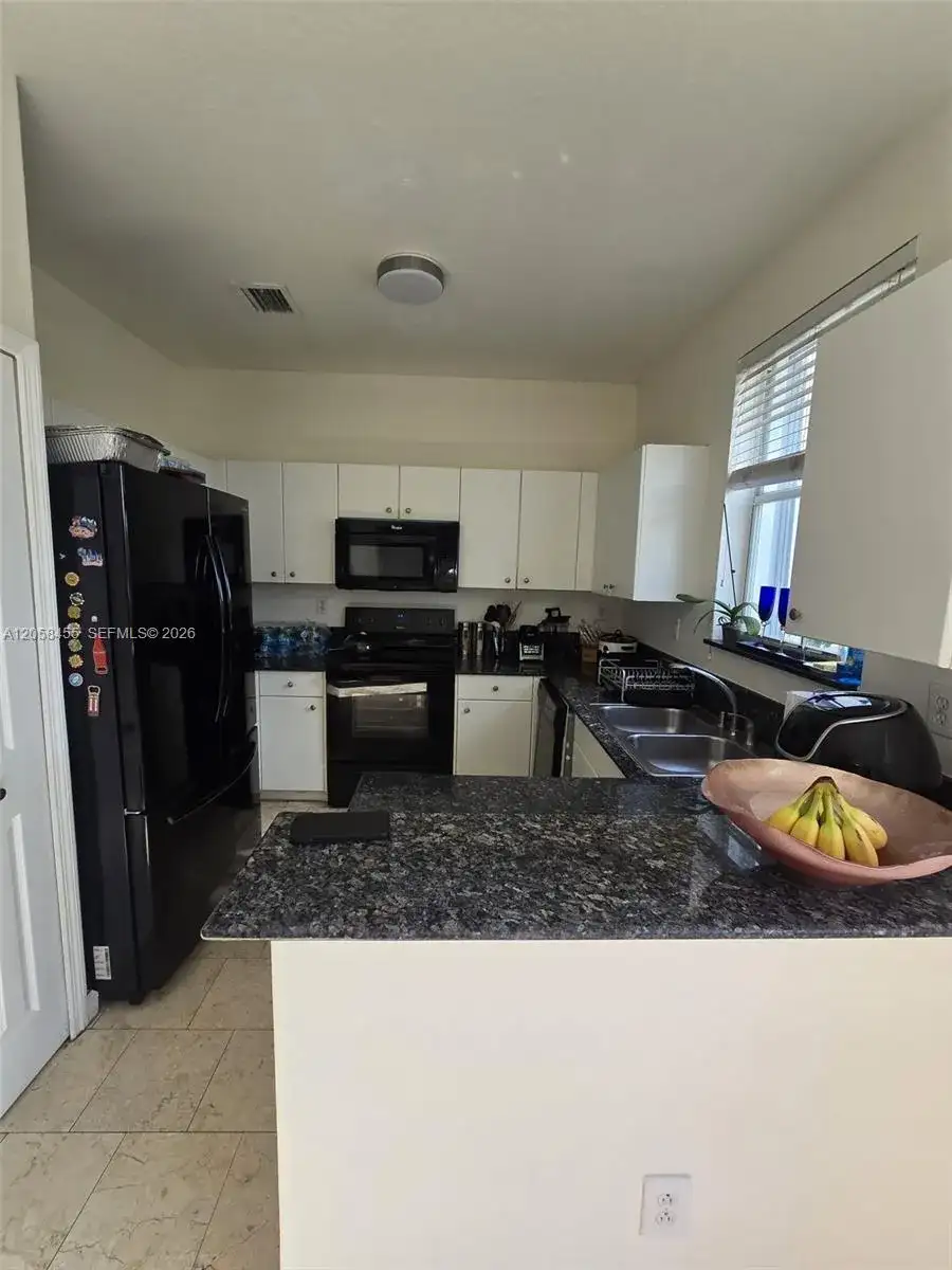 7950 NW 108th Pl, Doral FL 33178 photo 5