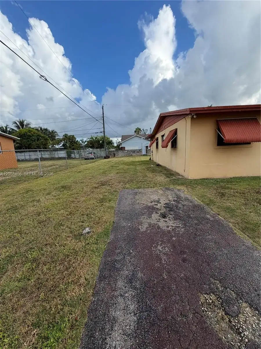 10701 SW 149th St, Miami FL 33176 photo 2