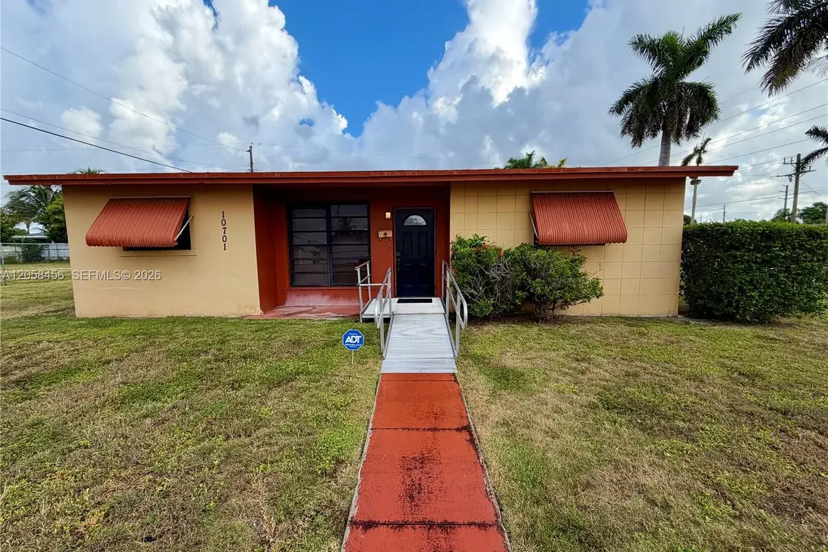 10701 SW 149th St, Miami FL 33176