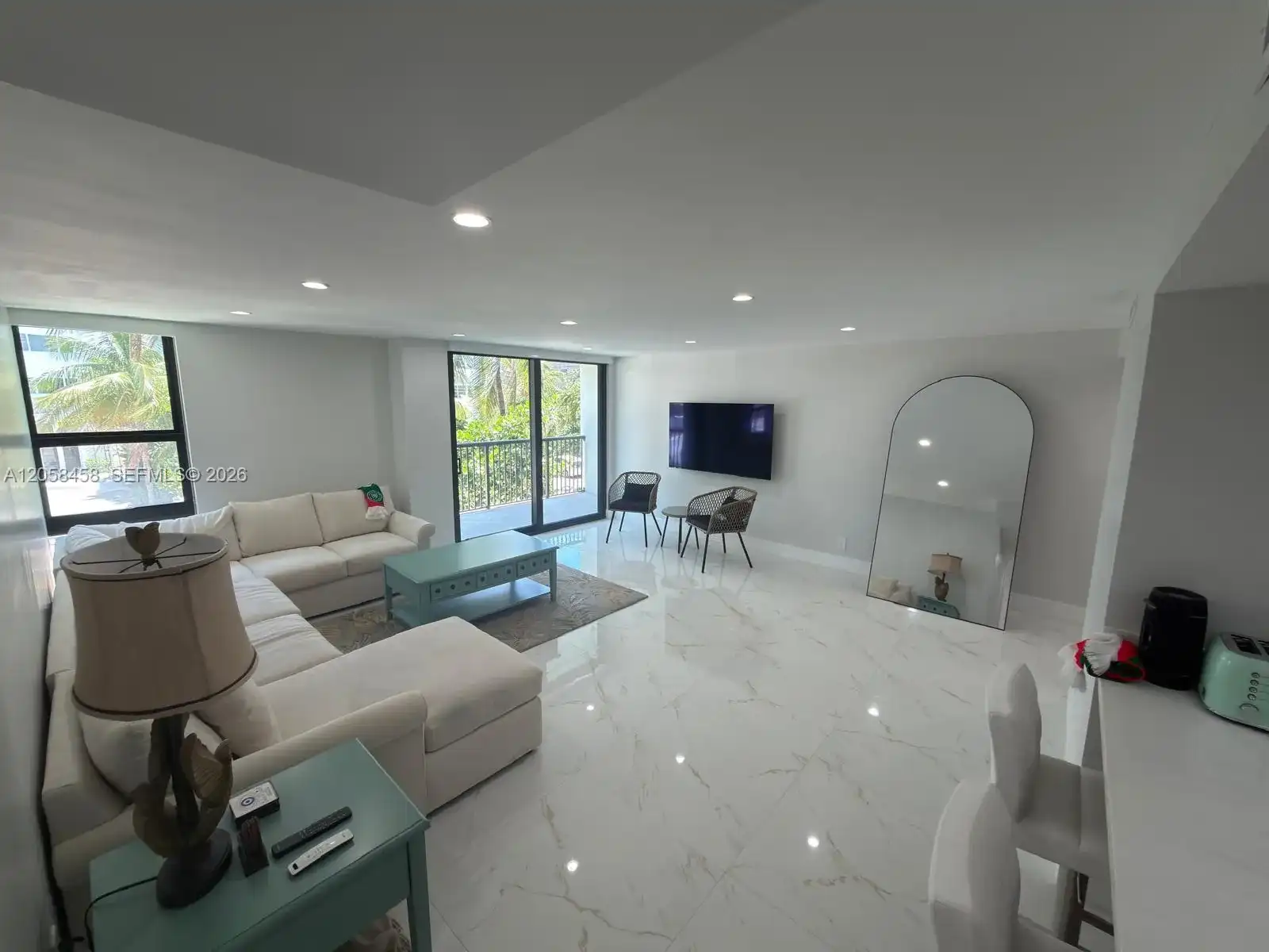 1800 Collins Ave # 3H, Miami Beach FL 33139