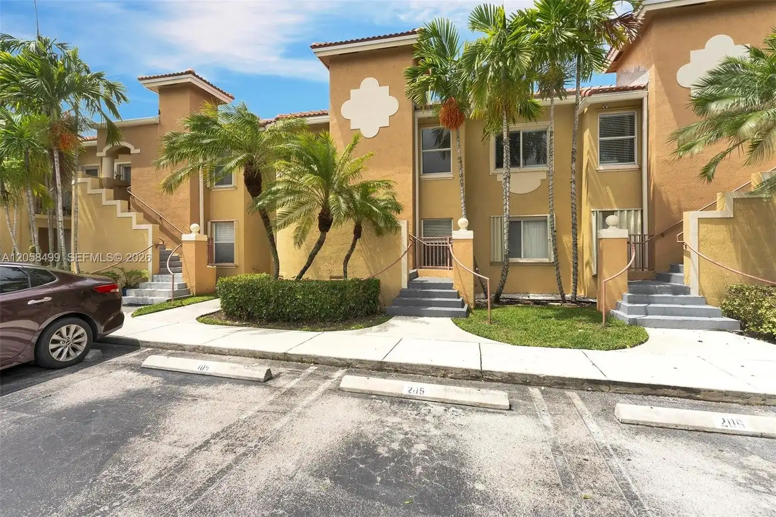 7851 NW 6th St # 205B, Pembroke Pines FL 33024