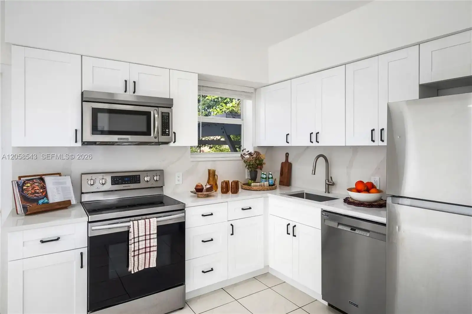 1271 NE 159th St, North Miami Beach FL 33162