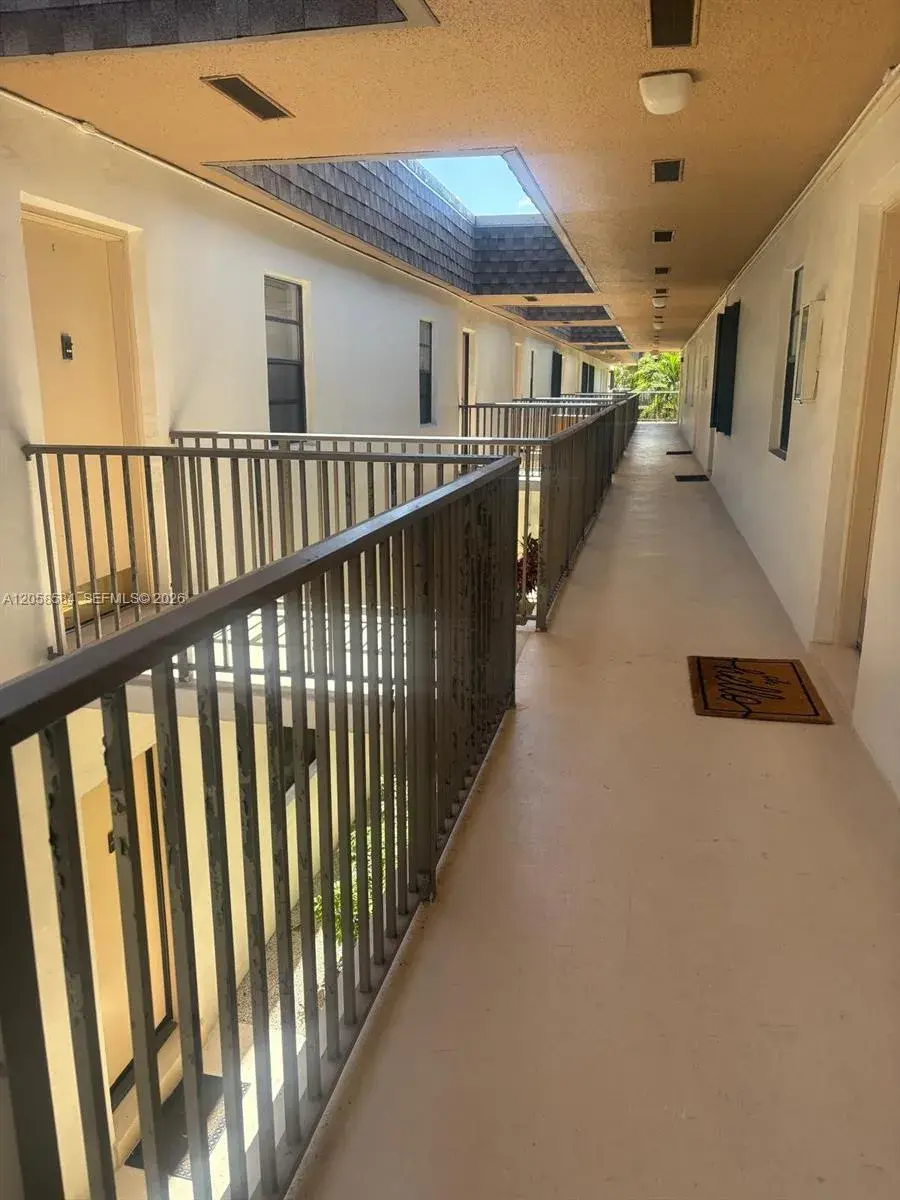 8261 SW 128 St # 211, Pinecrest FL 33156
