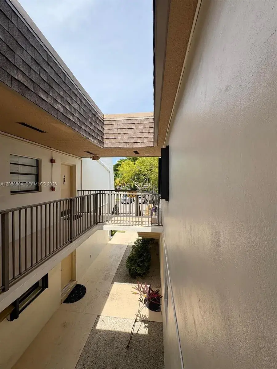 8261 SW 128 St # 211, Pinecrest FL 33156