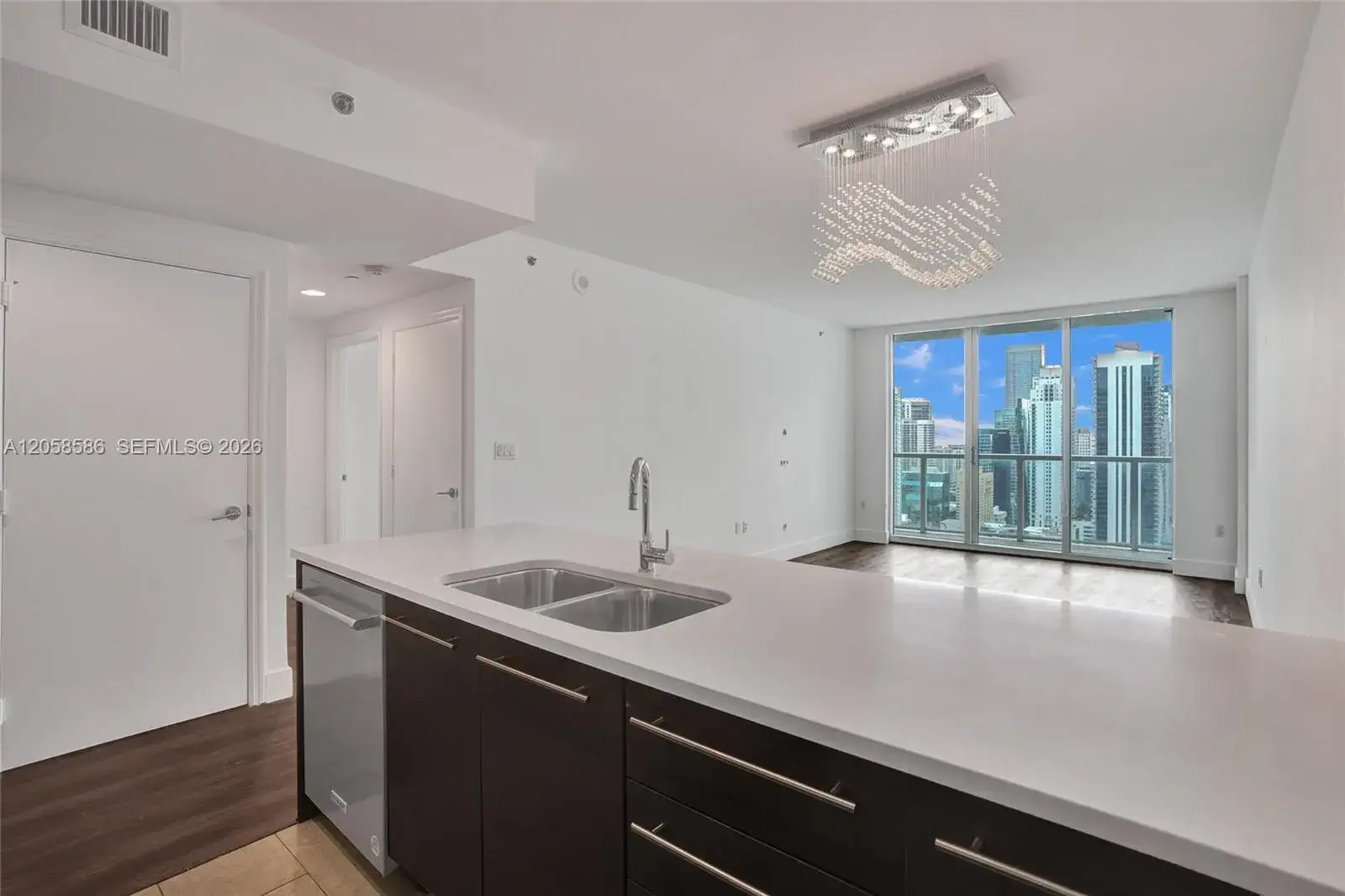 1 bedroom 1 bath Residential for sale at 55 SE 6th St # 3604, Miami FL 33131
