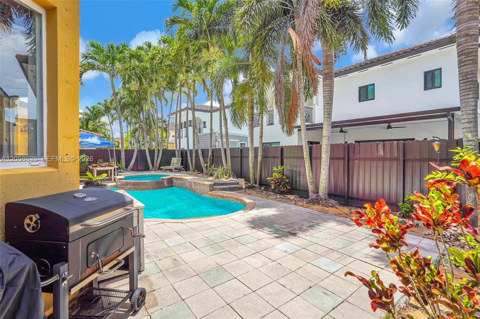 15664 SW 12th Ter, Miami FL 33194